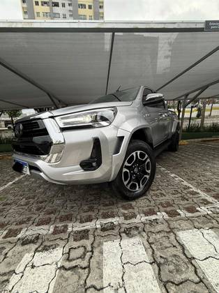TOYOTA HILUX 2.8 D-4D TURBO DIESEL CD SRX PLUS 4X4 AUTOMÁTICO