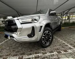 TOYOTA HILUX 2.8 D-4D TURBO DIESEL CD SRX PLUS 4X4 AUTOMÁTICO TOYOTA HILUX 2.8 D-4D TURBO DIESEL CD SRX PLUS 4X4 AUTOMÁTICO