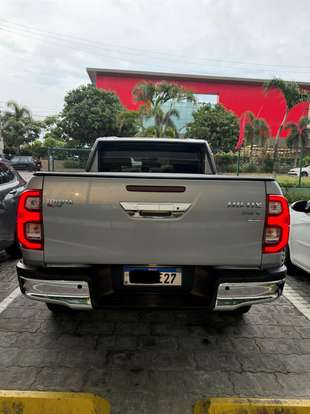 TOYOTA-HILUX-2025