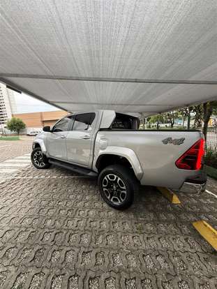 TOYOTA-HILUX-2025