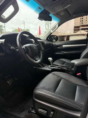 TOYOTA-HILUX-2025