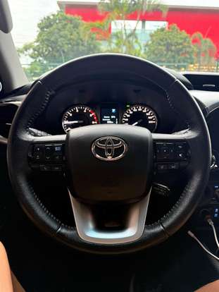 TOYOTA-HILUX-2025