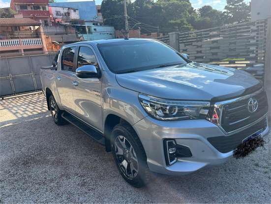TOYOTA-HILUX-2019