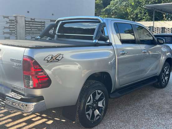 TOYOTA-HILUX-2019