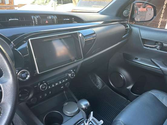 TOYOTA-HILUX-2019