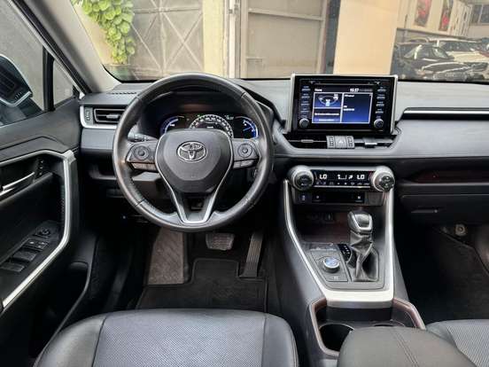 TOYOTA-RAV4-2020
