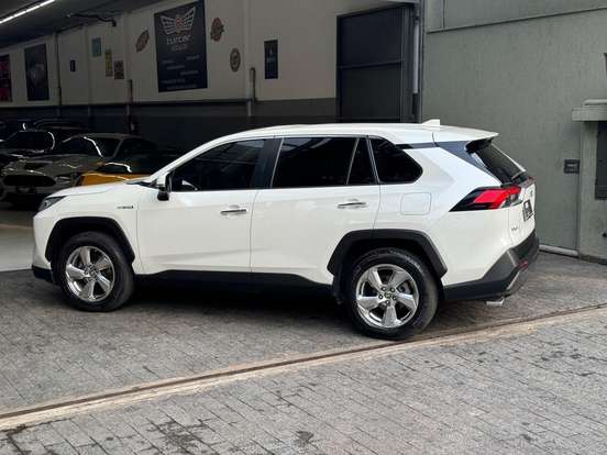 TOYOTA-RAV4-2020