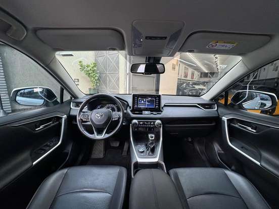 TOYOTA-RAV4-2020