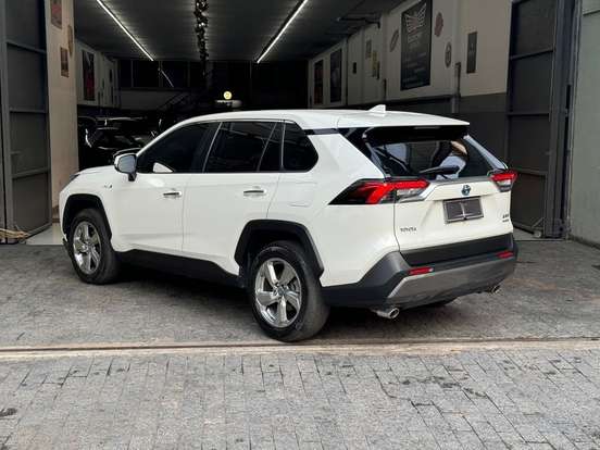 TOYOTA-RAV4-2020