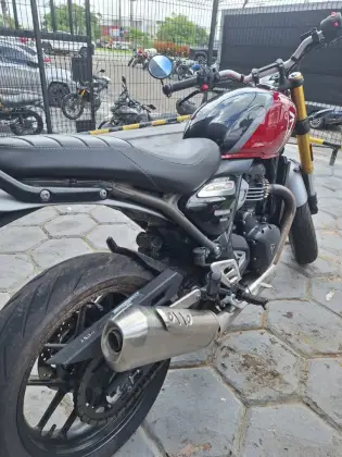 TRIUMPH SPEED 400 