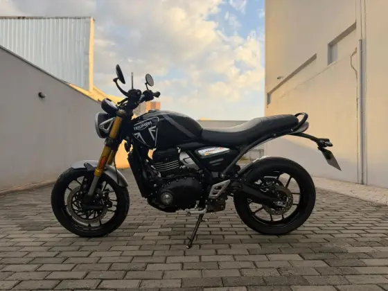 TRIUMPH SPEED 400 