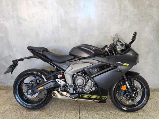 TRIUMPH-DAYTONA 660-2025