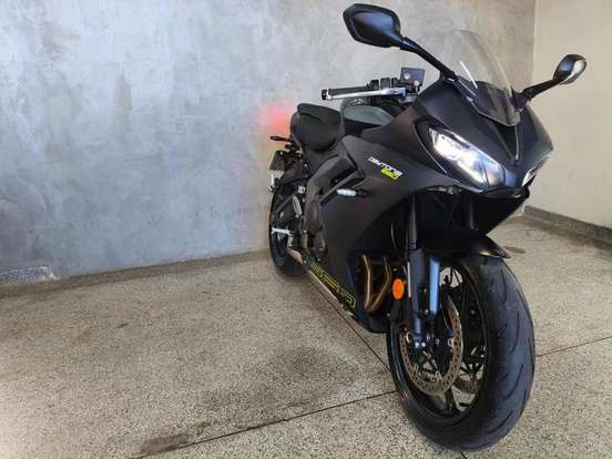 TRIUMPH-DAYTONA 660-2025