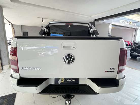 VOLKSWAGEN-AMAROK-2022