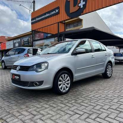 VOLKSWAGEN-POLO SEDAN-2013
