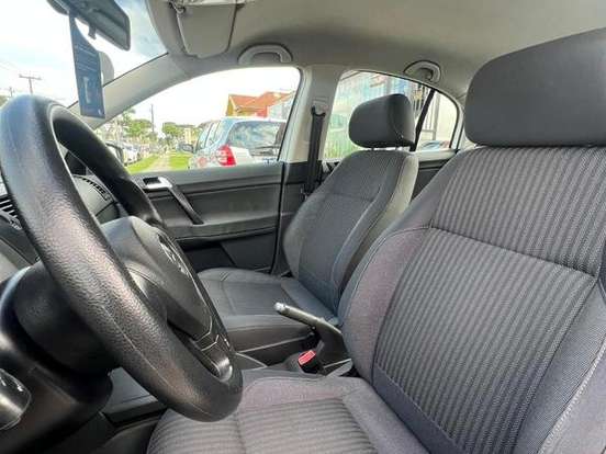 VOLKSWAGEN-POLO SEDAN-1.6 MI 8V FLEX 4P AUTOMATIZADO VOLKSWAGEN-POLO SEDAN-2013