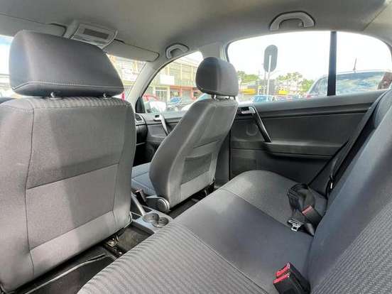 VOLKSWAGEN-POLO SEDAN-1.6 MI 8V FLEX 4P AUTOMATIZADO VOLKSWAGEN-POLO SEDAN-2013