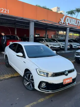 VOLKSWAGEN VIRTUS 1.0 200 TSI HIGHLINE AUTOMÁTICO