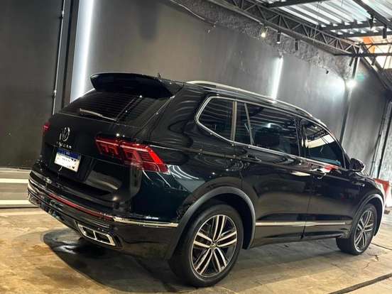 VOLKSWAGEN-TIGUAN-2.0 300 TSI GASOLINA ALLSPACE R-LINE AUTOMÁTICO VOLKSWAGEN-TIGUAN-2024