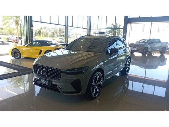 VOLVO-XC60-2023