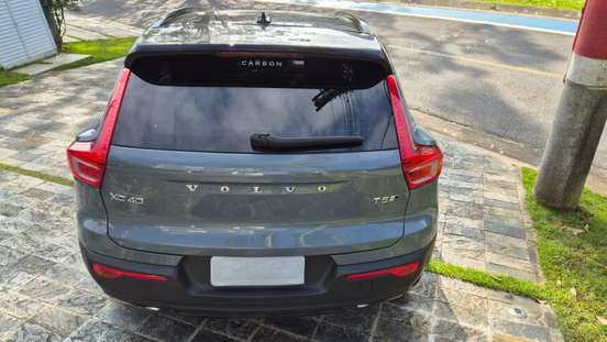 VOLVO-XC40-2019