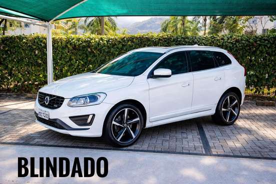 VOLVO-XC60-2015