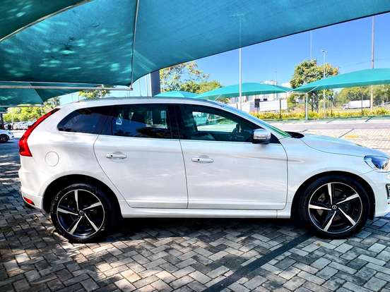 VOLVO-XC60-2.0 T6 R DESIGN TURBO GASOLINA 4P AUTOMÁTICO VOLVO-XC60-2015