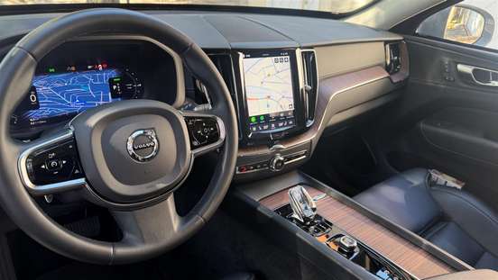 VOLVO-XC60-2022