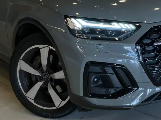 AUDI-Q5-2021