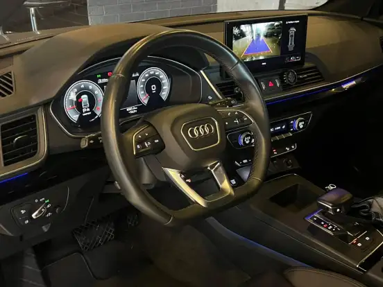 AUDI-Q5-2021