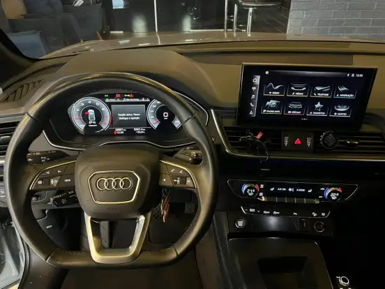 AUDI-Q5-2021