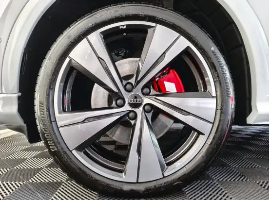 AUDI-SQ5-2025