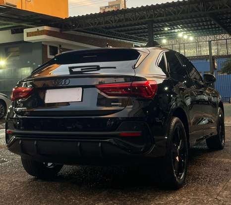 AUDI-Q3-2023