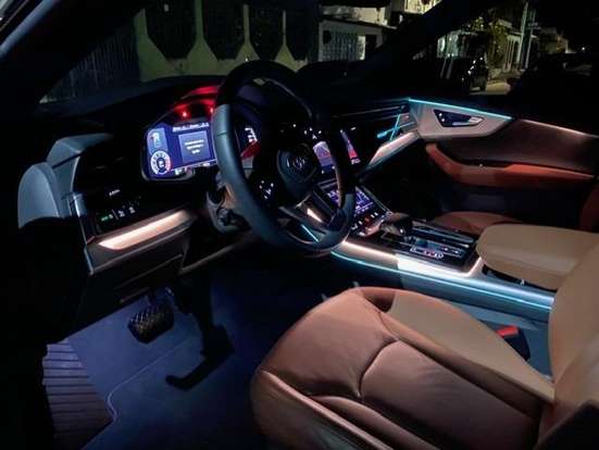 AUDI-Q8-2019