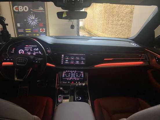 AUDI-Q8-2019