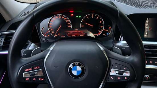 BMW-320i-2020