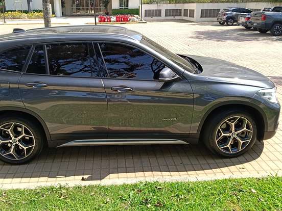 BMW-X1-2.0 16V TURBO ACTIVEFLEX SDRIVE20I 4P AUTOMÁTICO BMW-X1-2017