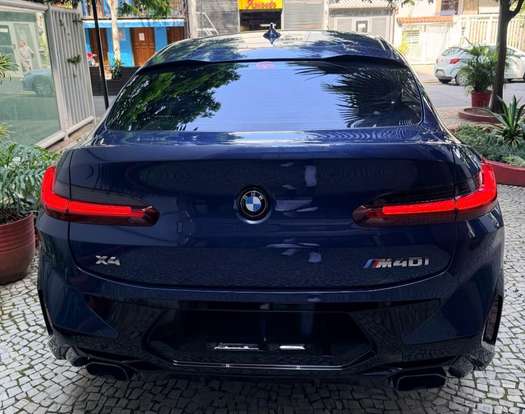 BMW-X4-2022