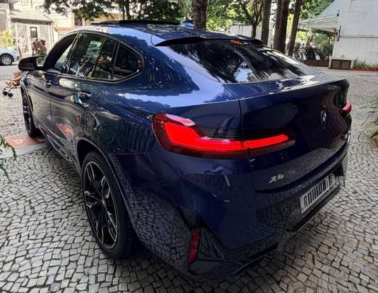 BMW-X4-2022