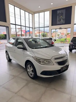 CHEVROLET ONIX 1.0 MPFI LT 8V FLEX 4P MANUAL