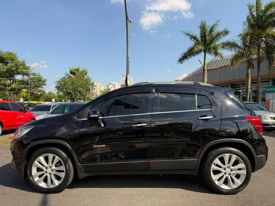 CHEVROLET-TRACKER-2018