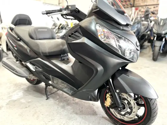 DAFRA MAXSYM 400i 