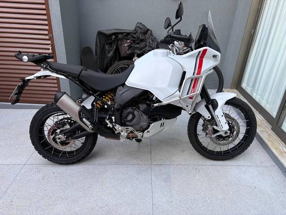 DUCATI DESERT X 