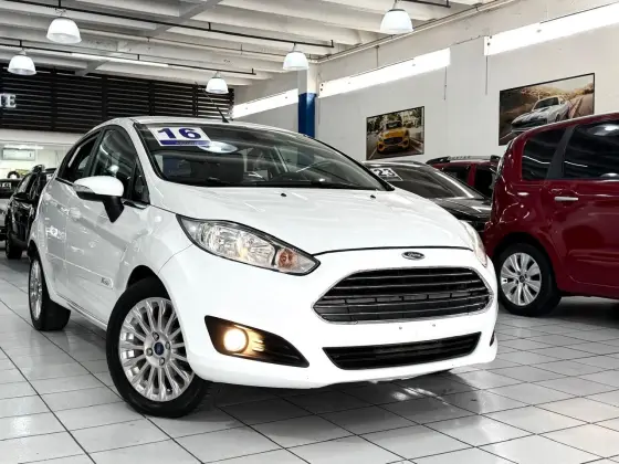 FORD FIESTA 1.6 TITANIUM HATCH 16V FLEX 4P POWERSHIFT