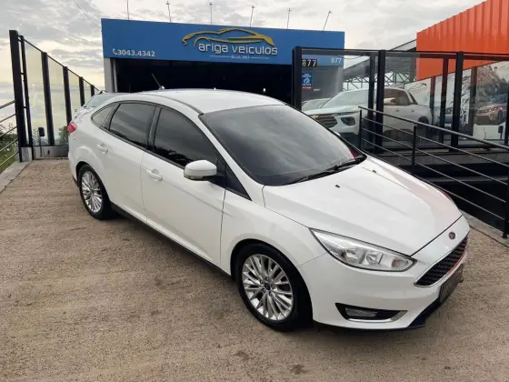 FORD FOCUS 2.0 SE 16V FLEX 4P POWERSHIFT