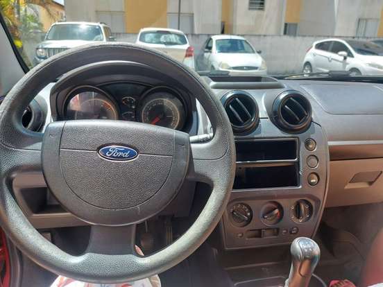 FORD-FIESTA-2012