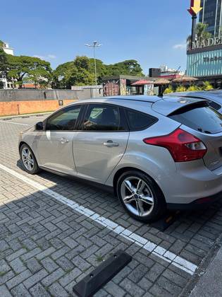 FORD FOCUS 2.0 SE PLUS 16V FLEX 4P POWERSHIFT