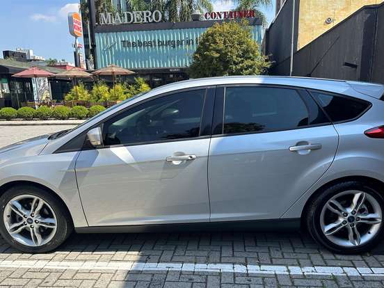 FORD-FOCUS-2.0 SE PLUS 16V FLEX 4P POWERSHIFT FORD-FOCUS-2013