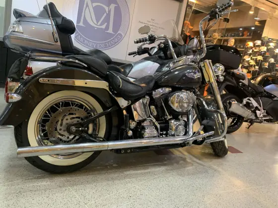 HARLEY-DAVIDSON SOFTAIL DELUXE 