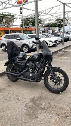 HARLEY-DAVIDSON SPORTSTER IRON 883 